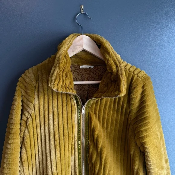 Mystree Women Mustard Faux Fur Full Zip Jacket Size Medium - Picture 2 of 5